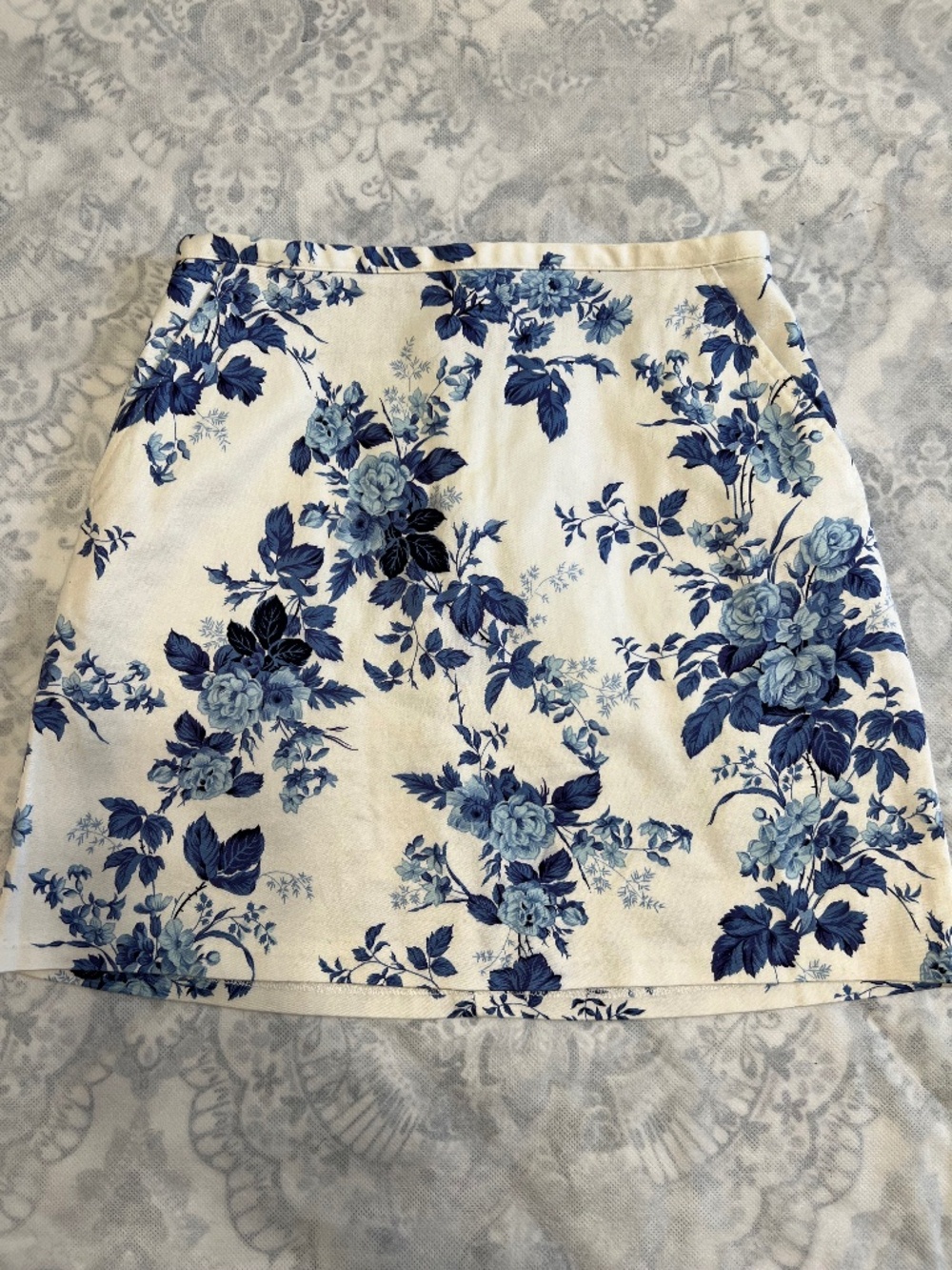 The Limited Pencil Mini Skirt Women's Sz 4 Pockets Blue Floral Zipper Dressy